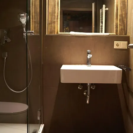 Otel Mycologne 3*